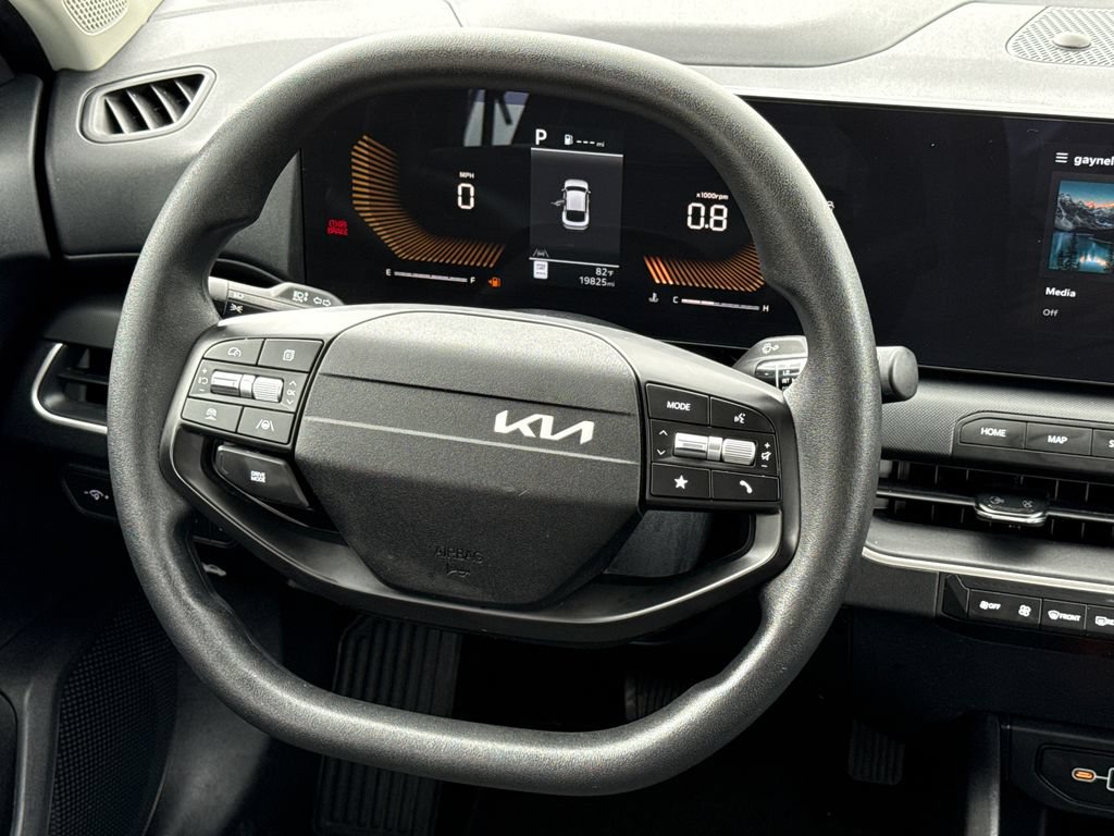 Used 2025 Kia K4 FWD image 13