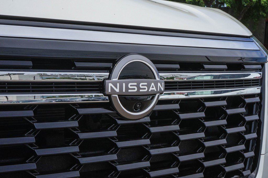 New 2026 Nissan Armada SL w/ Captain's Chari Seat Package AWD/4WD image 5