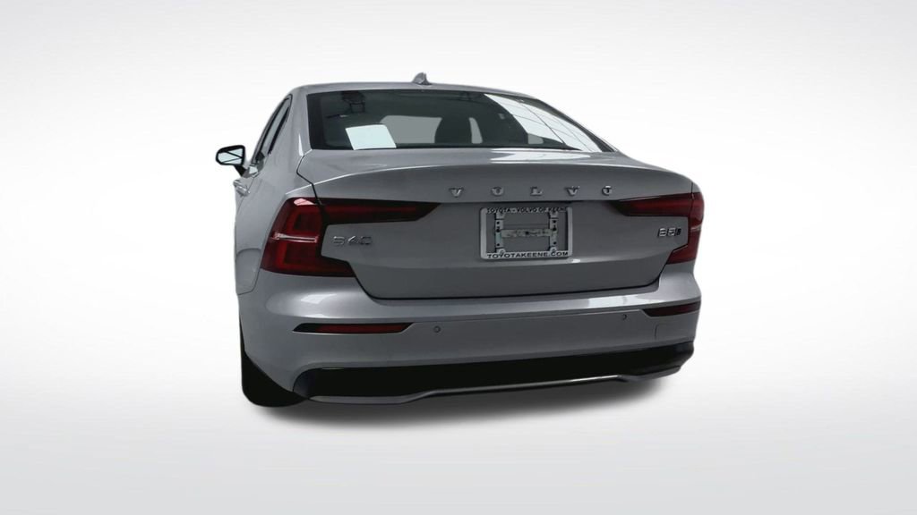 Used 2025 Volvo S60 B5 Core image 23