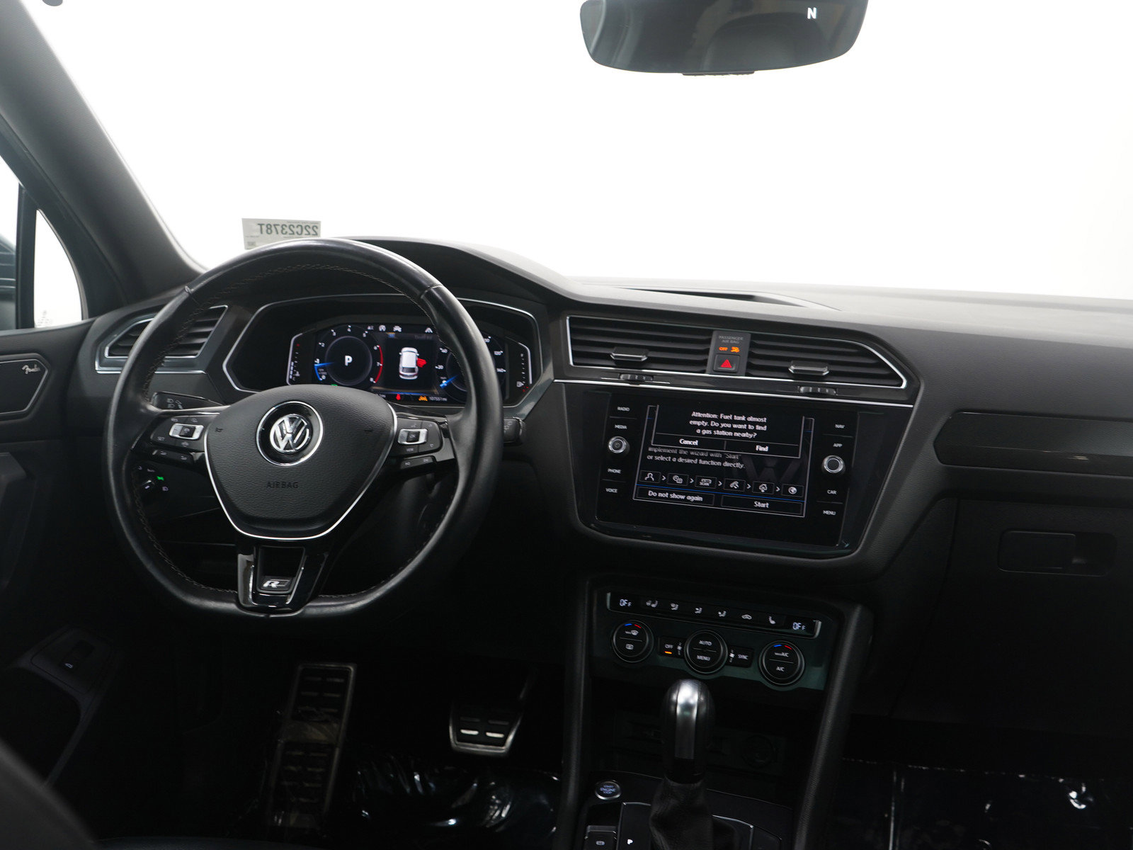 Used 2020 Volkswagen Tiguan SEL Premium R-Line image 14