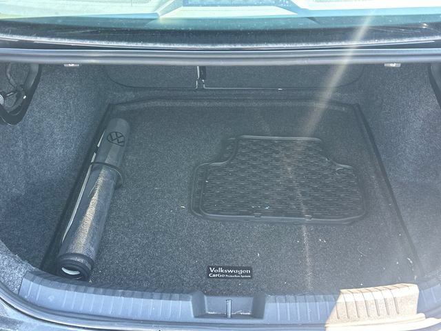 Used 2024 Volkswagen Jetta SE w/ Panoramic Sunroof Package FWD image 7