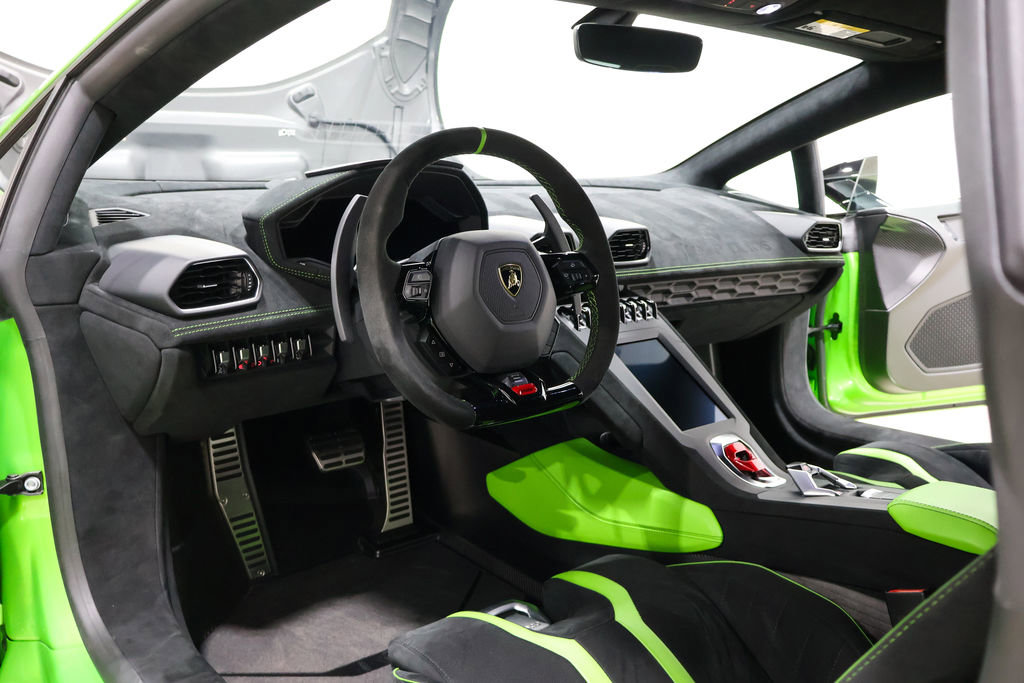 Used 2022 Lamborghini Huracan STO image 19