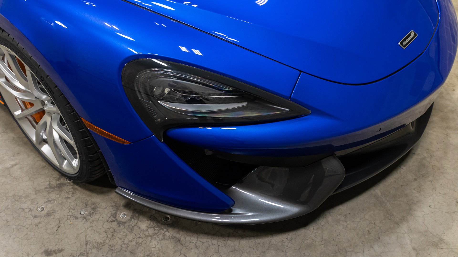 Used 2019 McLaren 570S Coupe RWD image 23