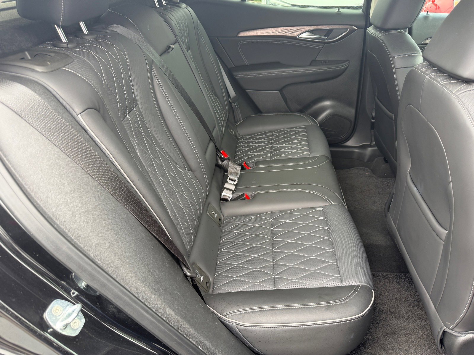 Used 2023 Buick Envision Avenir image 29