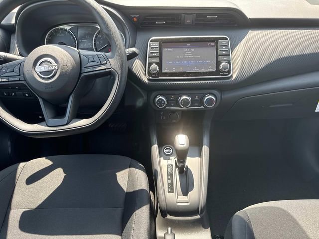 New 2025 Nissan Kicks Play S image 18
