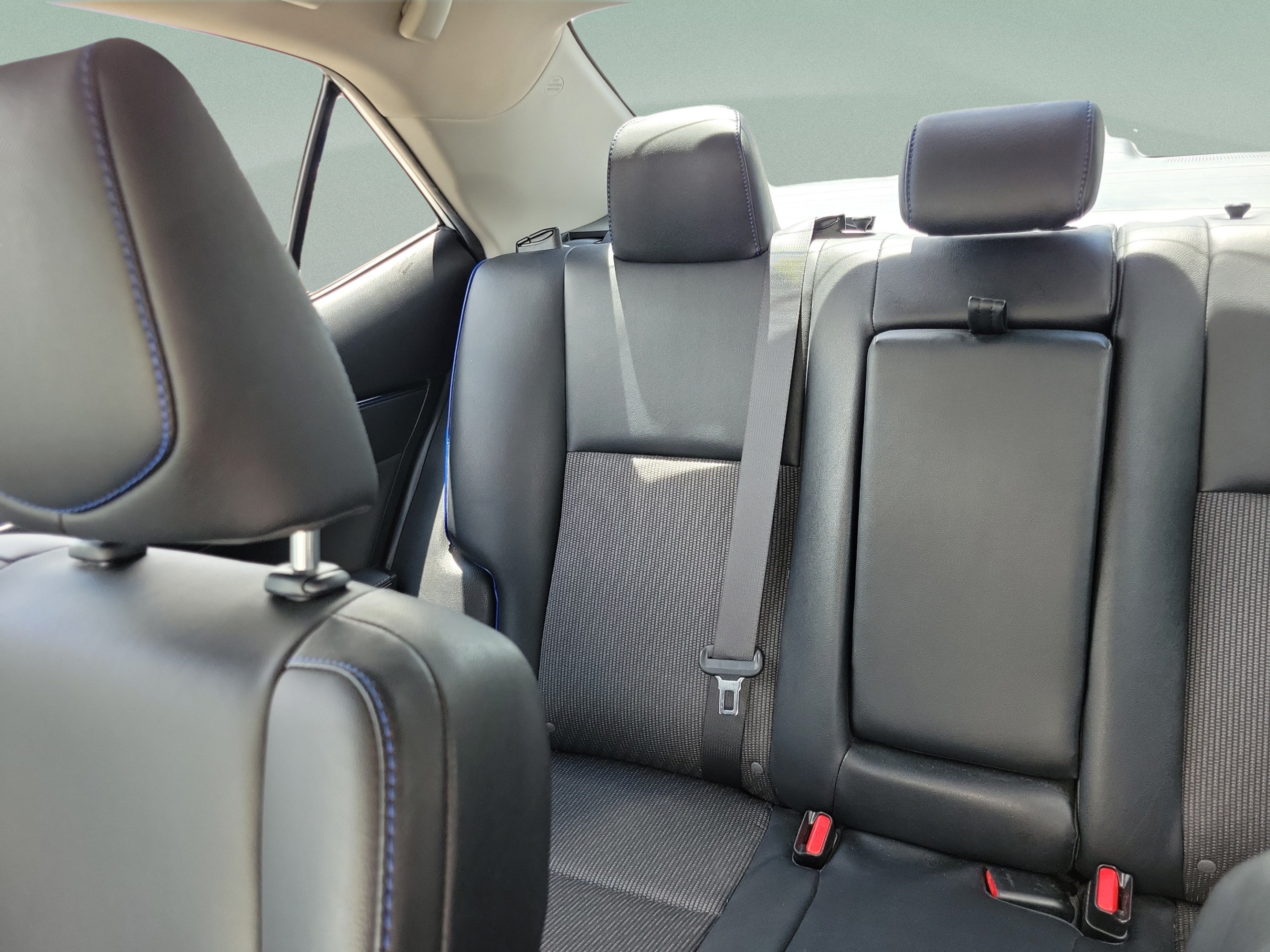 Used 2018 Toyota Corolla SE FWD image 8