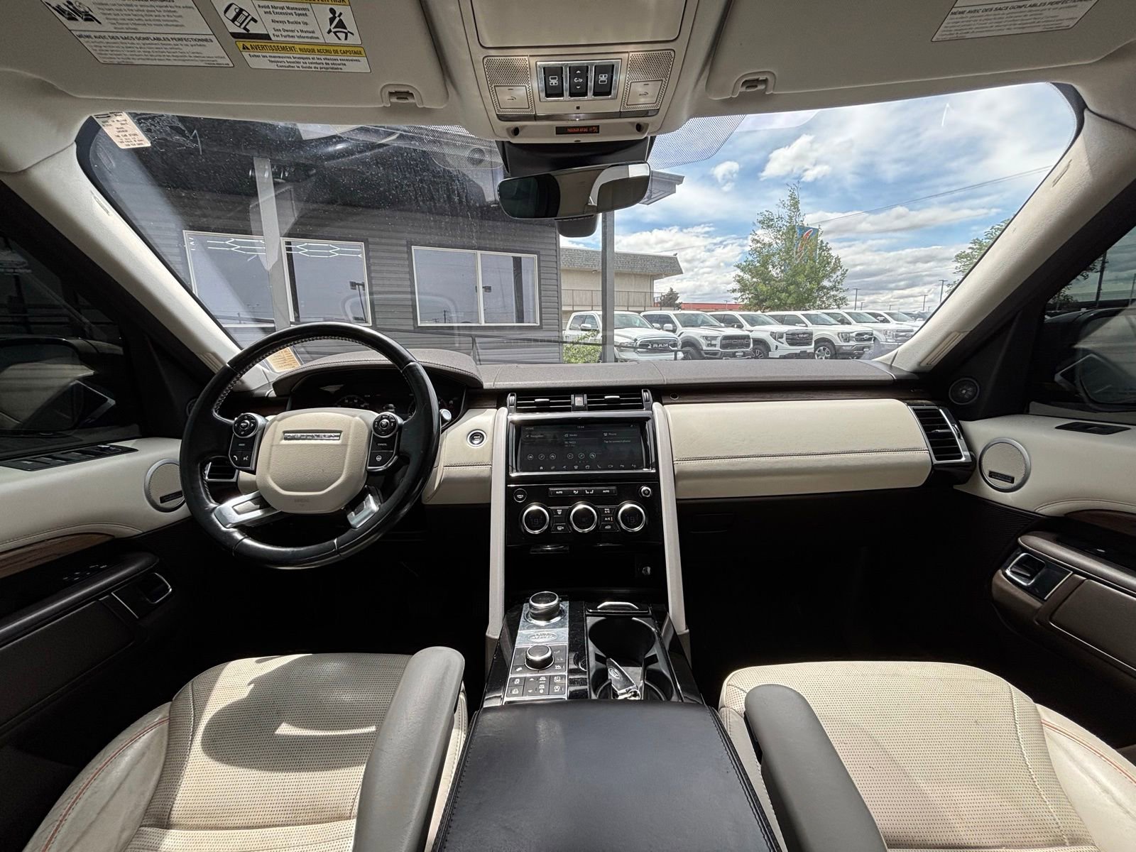 Used 2018 Land Rover Discovery HSE Luxury AWD/4WD image 23