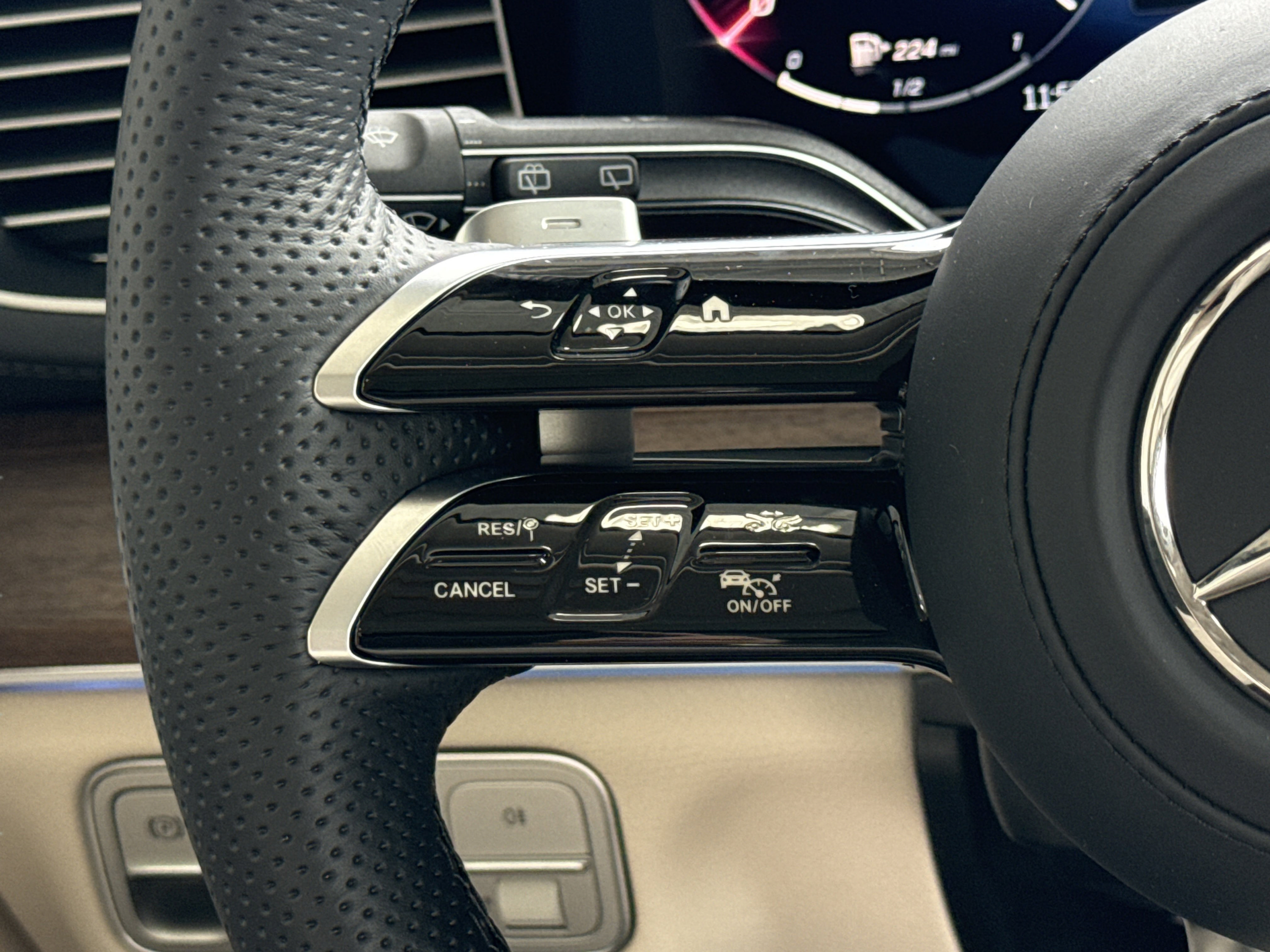 Certified 2026 Mercedes-Benz GLS 450 4MATIC image 44