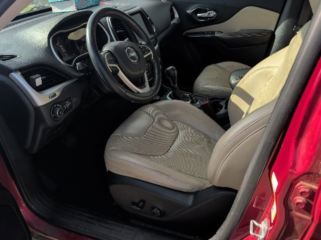 Used 2015 Jeep Cherokee Limited w/ Luxury Group AWD/4WD image 13