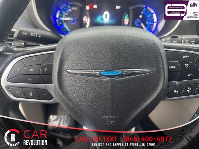 Used 2021 Chrysler Pacifica Touring-L image 24