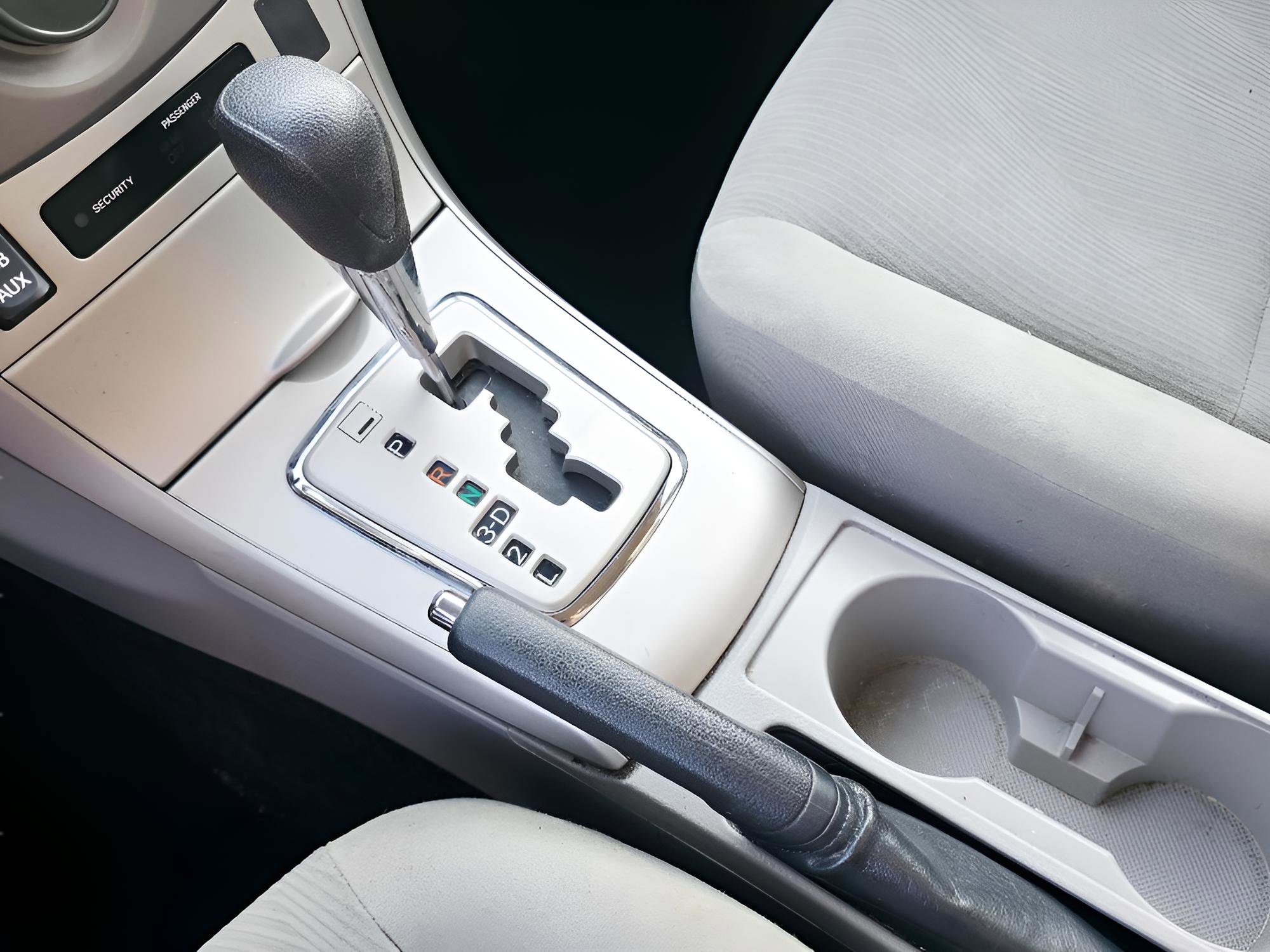 Used 2013 Toyota Corolla LE image 30