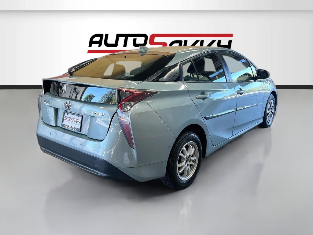 Used 2017 Toyota Prius Four FWD image 7
