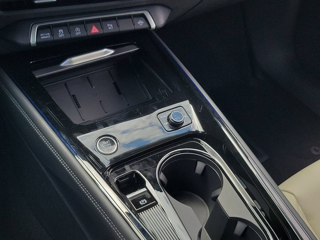 New 2026 Audi Q3 quattro 2.0T AWD/4WD image 14