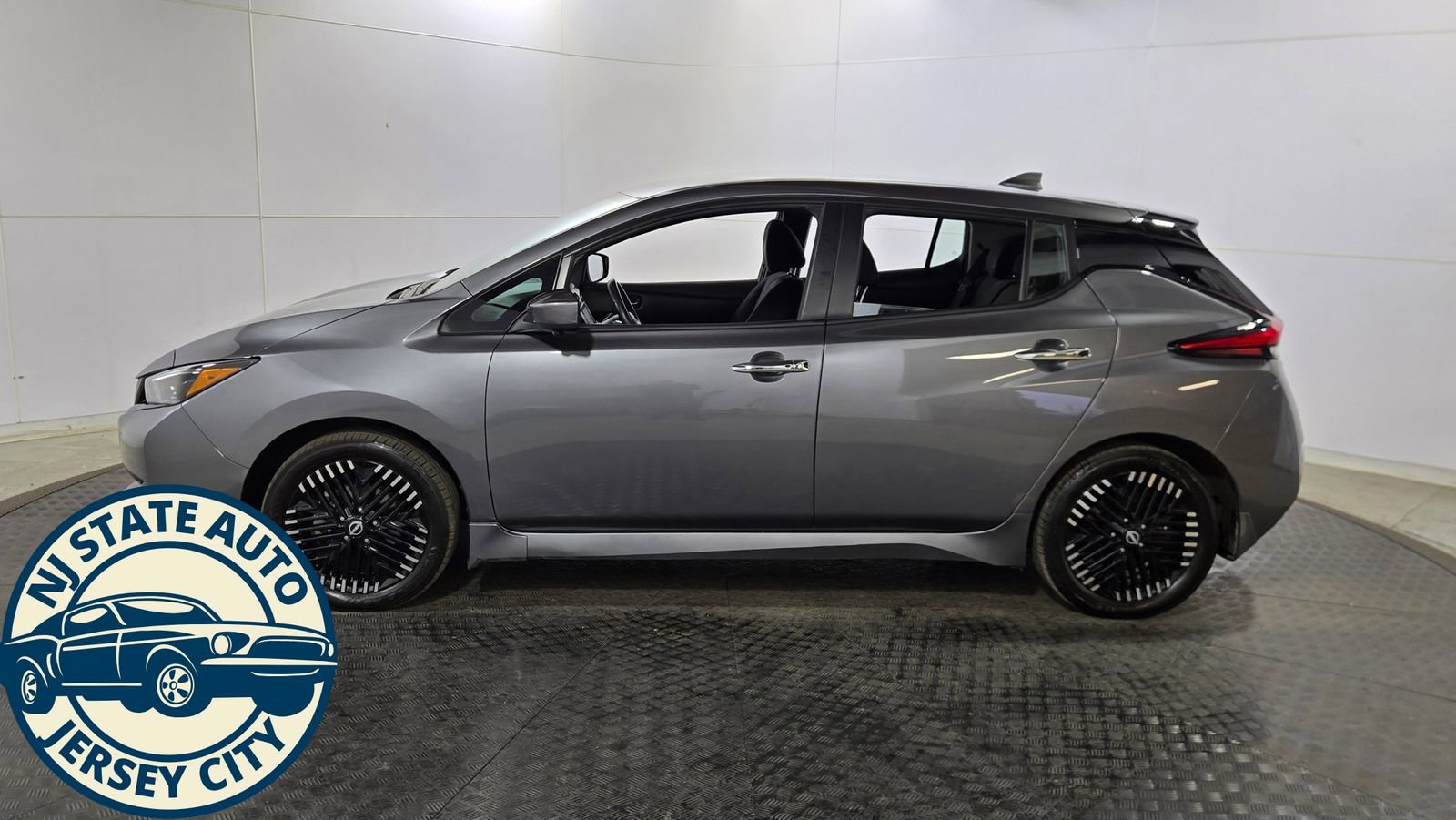 Used 2024 Nissan Leaf SV Plus FWD image 4