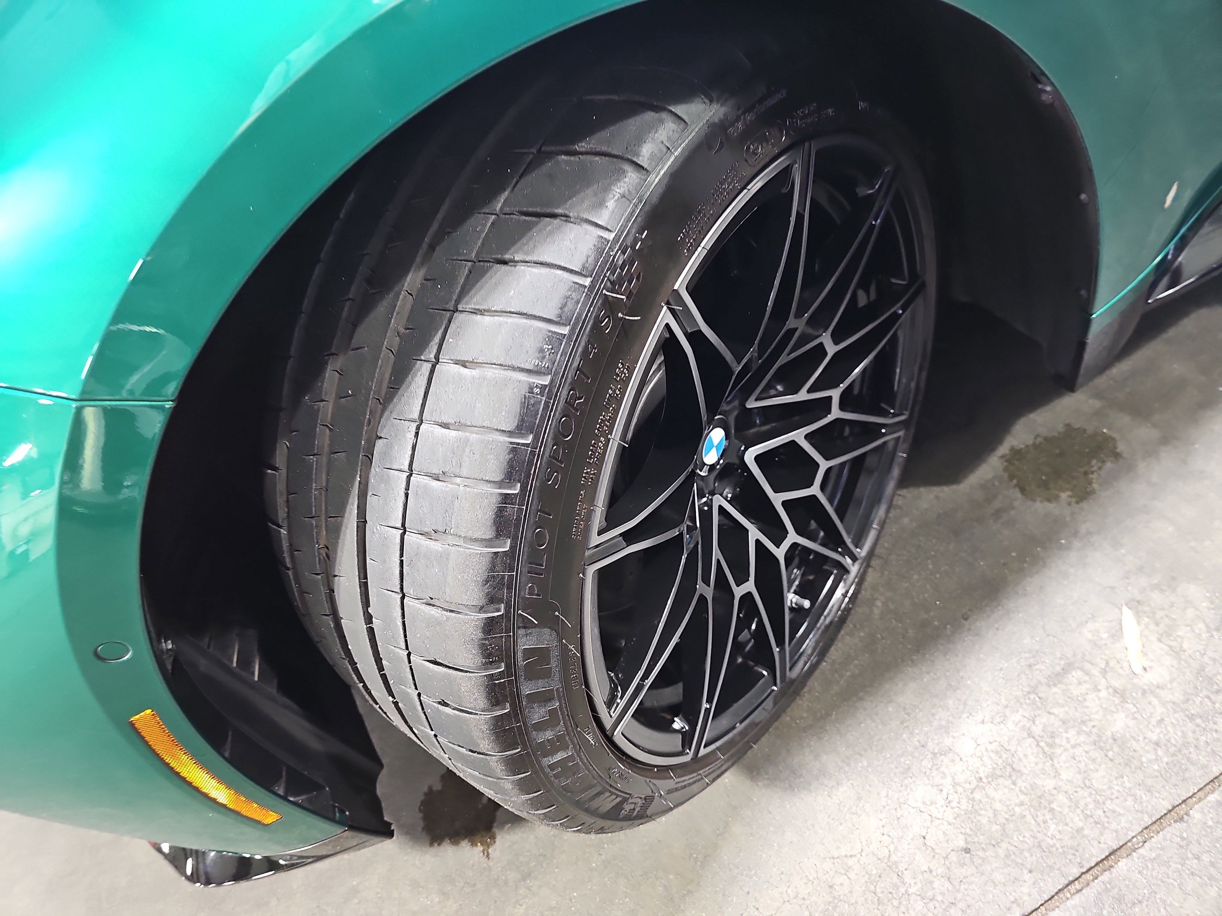 Used 2023 BMW M3 Competition w/ M Carbon Exterior Package image 33