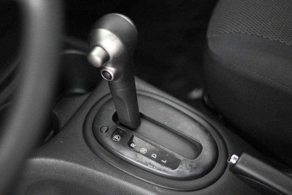 Used 2013 Nissan Versa SV w/ Convenience Pkg FWD image 22