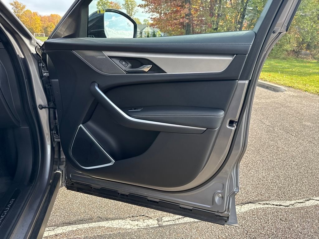 Used 2026 Jaguar F-PACE R-Dynamic S image 16