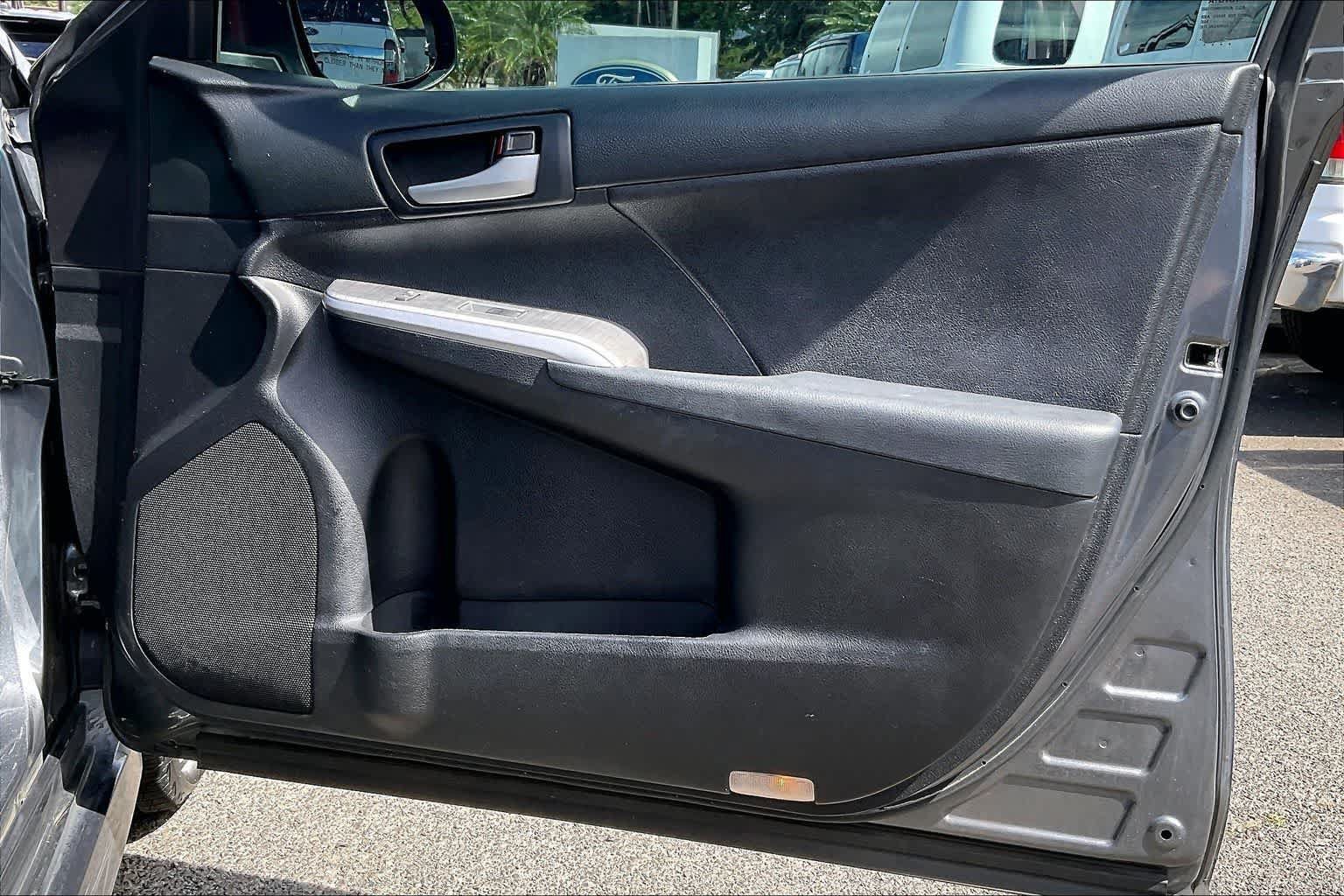 Used 2012 Toyota Camry SE FWD image 28