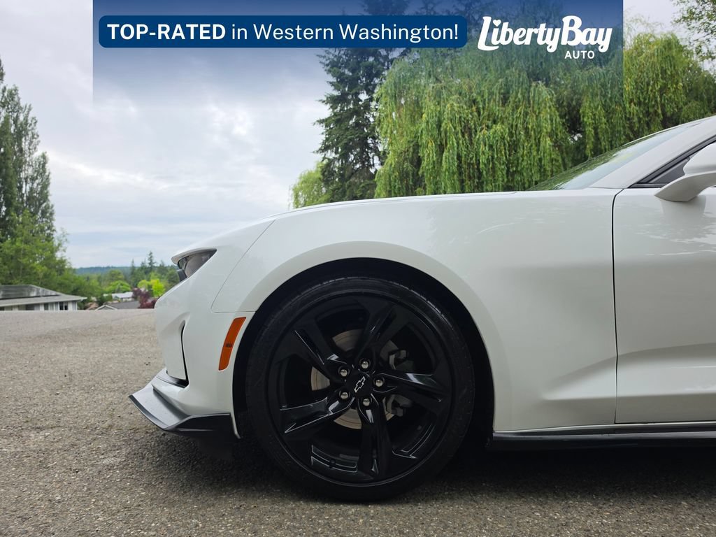 Used 2022 Chevrolet Camaro LT RWD image 11