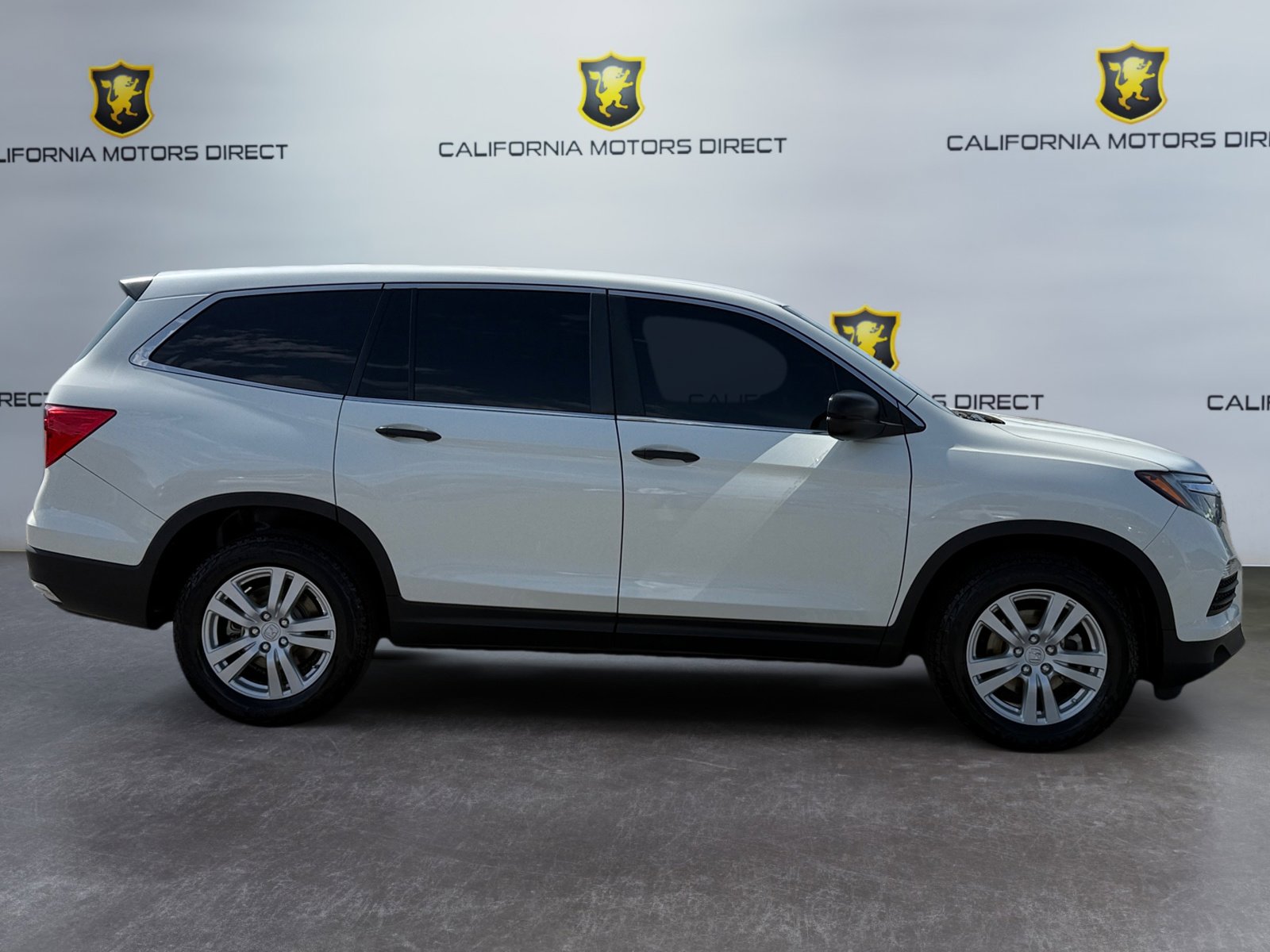 Used 2017 Honda Pilot LX image 6