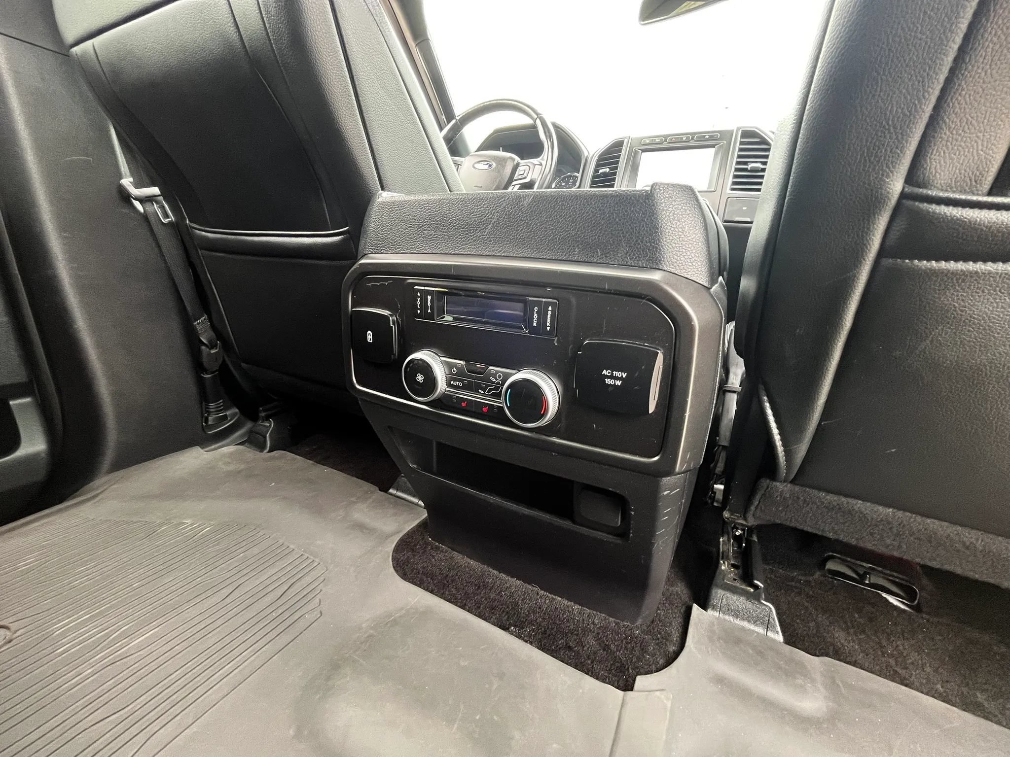 Used 2018 Ford Expedition Limited w/ Equipment Group 301A AWD/4WD image 13