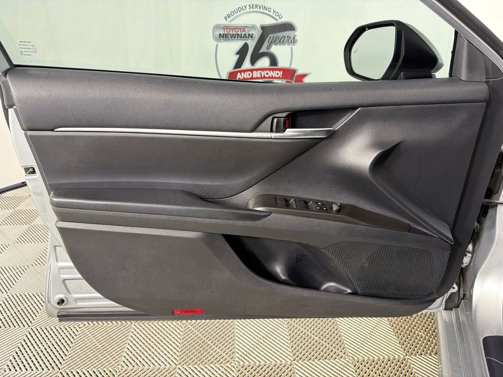 Used 2023 Toyota Camry SE image 10