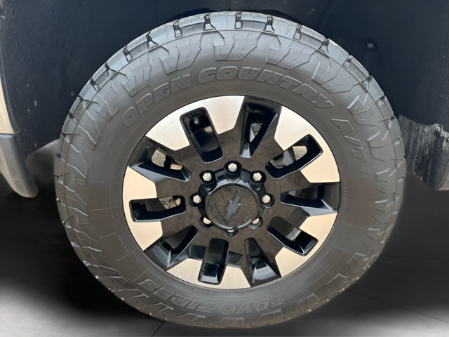 Used 2020 Chevrolet Silverado 2500 LT w/ Texas Edition AWD/4WD image 10
