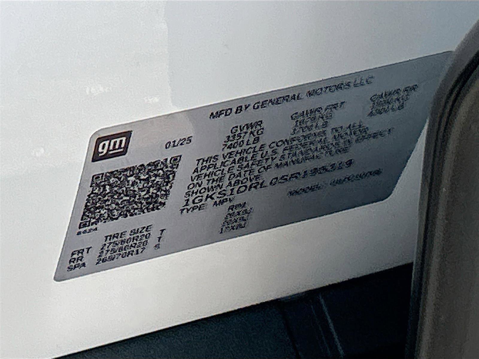 Used 2025 GMC Yukon Denali RWD image 34