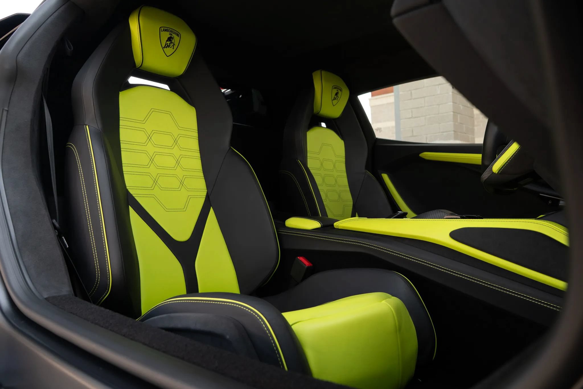 Used 2024 Lamborghini Revuelto AWD/4WD image 24