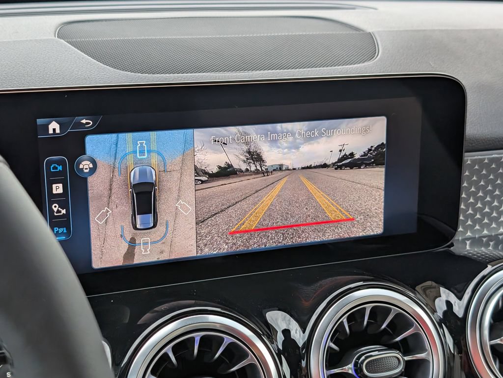 New 2026 Mercedes-Benz GLB 250 4MATIC image 18
