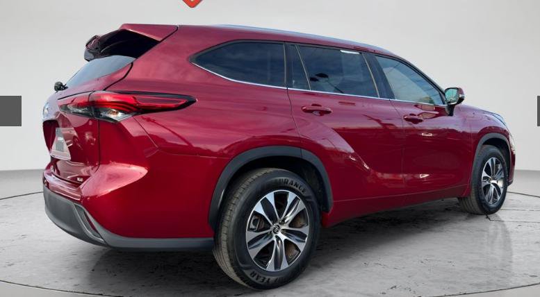 Used 2020 Toyota Highlander XLE FWD image 50