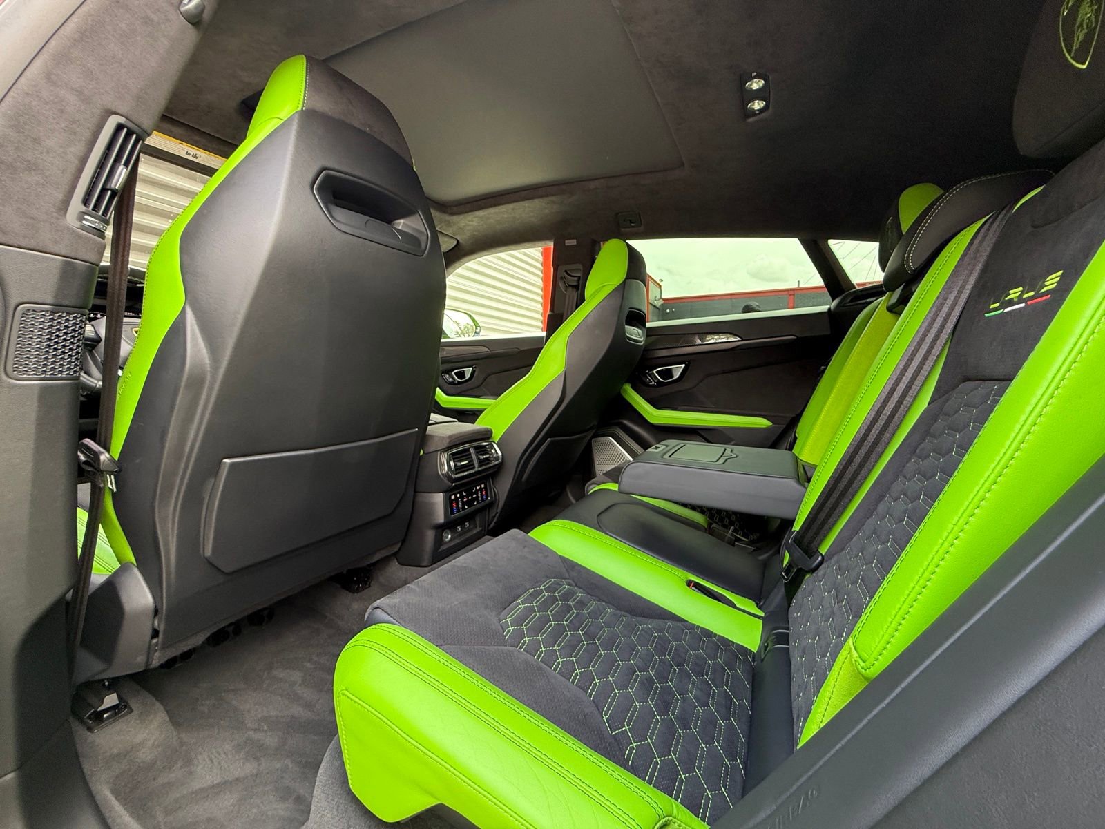 Used 2022 Lamborghini Urus image 18