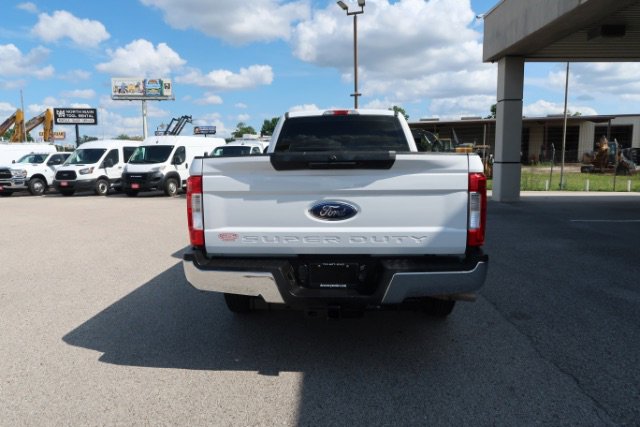Used 2017 Ford F250 XL w/ Power Equipment Group RWD image 5