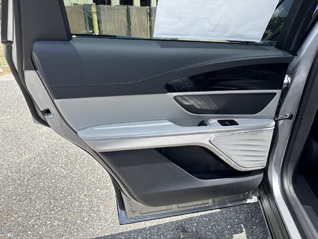 New 2026 Lincoln Nautilus Premier AWD/4WD image 13