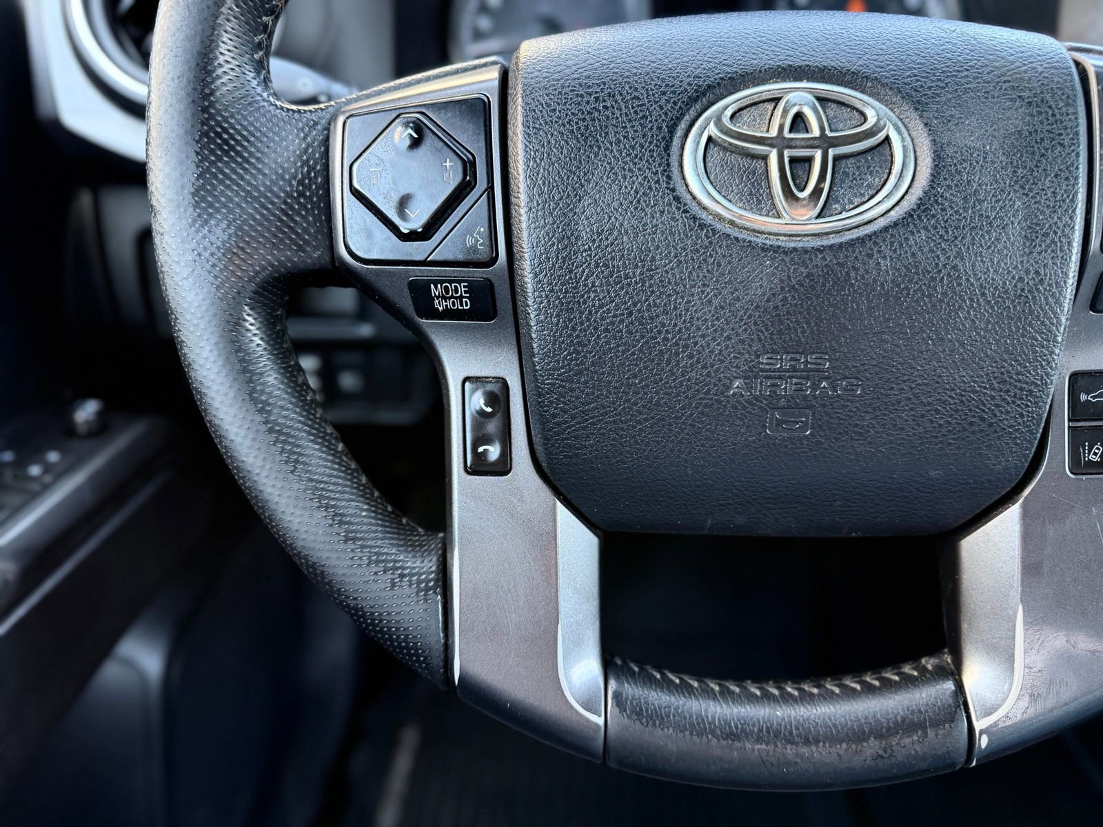 Used 2019 Toyota Tacoma TRD Off-Road w/ Technology Package image 25