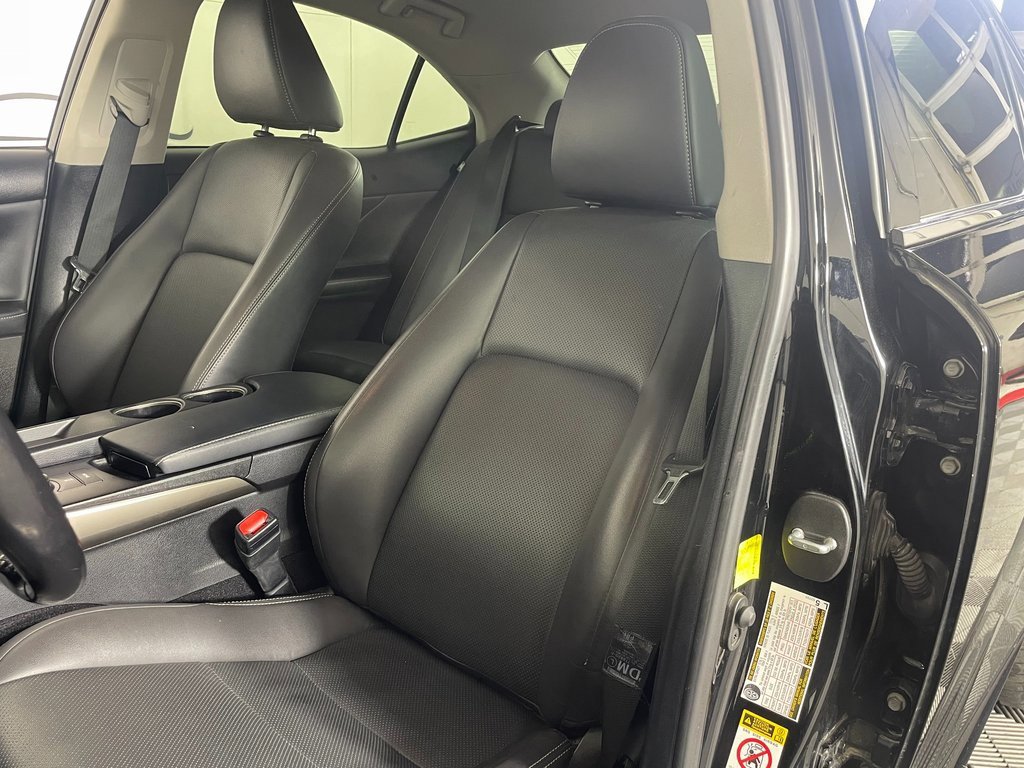 Used 2016 Lexus IS 300 AWD image 22