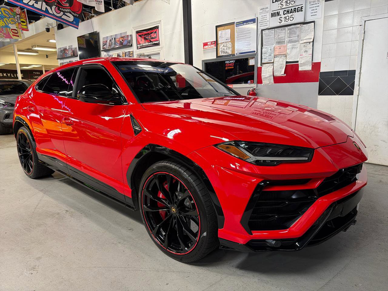 Used 2022 Lamborghini Urus image 3