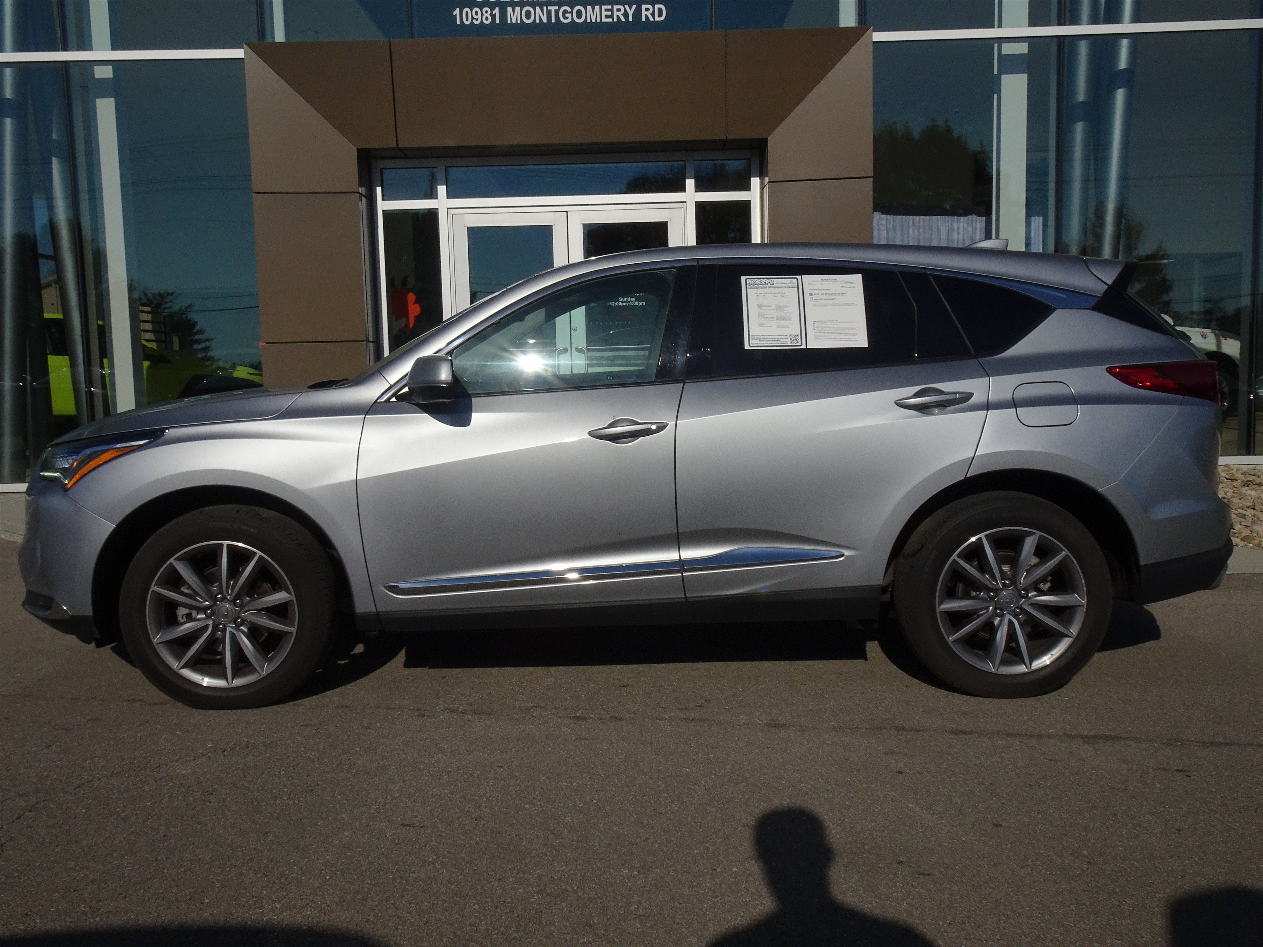Used 2023 Acura RDX w/ Technology Package AWD/4WD image 2
