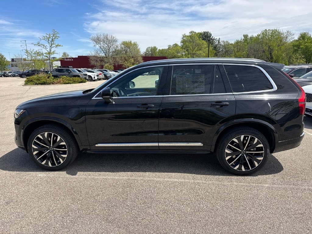 New 2026 Volvo XC90 T8 Plus w/ Protection Package Premier AWD/4WD image 2