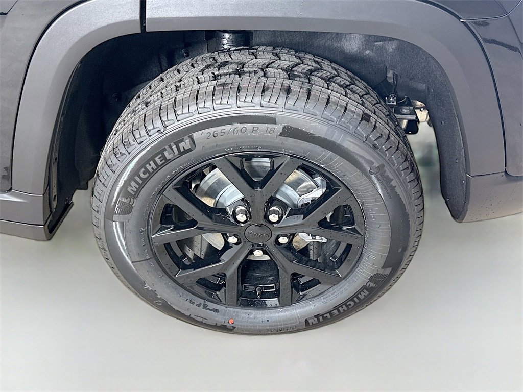 New 2025 Jeep Grand Cherokee Altitude image 33