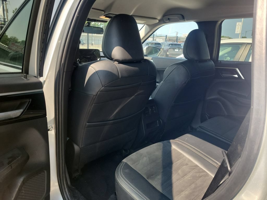 Used 2024 Mitsubishi Outlander SE AWD/4WD image 9