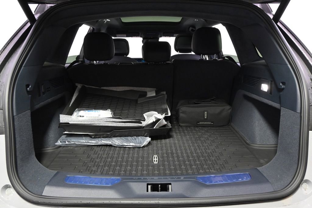 New 2026 Lincoln Nautilus Black Label w/ Jet Appearance Package AWD/4WD image 19