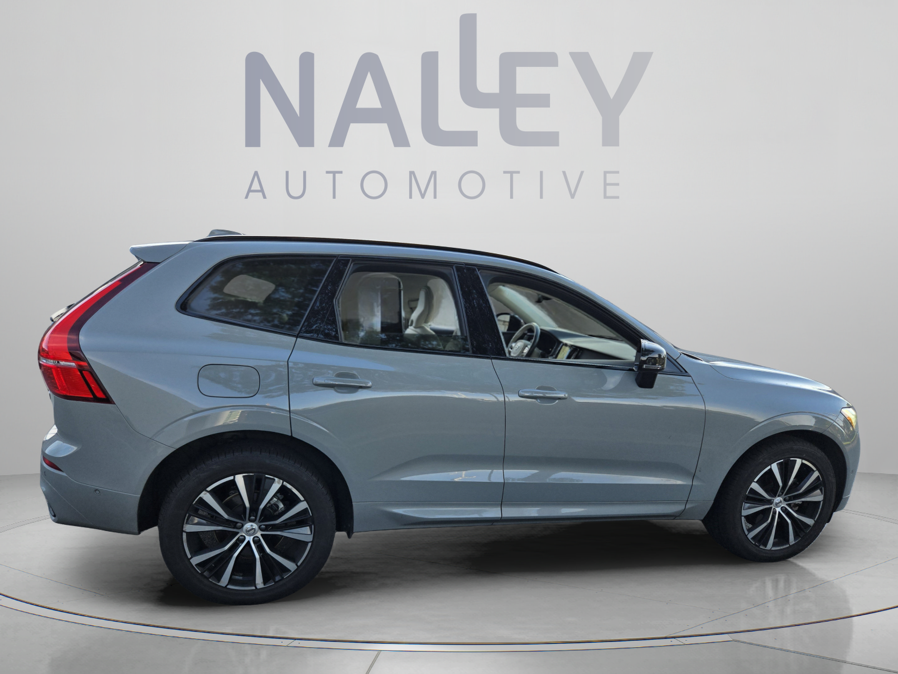 Used 2024 Volvo XC60 B5 Plus w/ Protection Package Premier AWD/4WD image 6