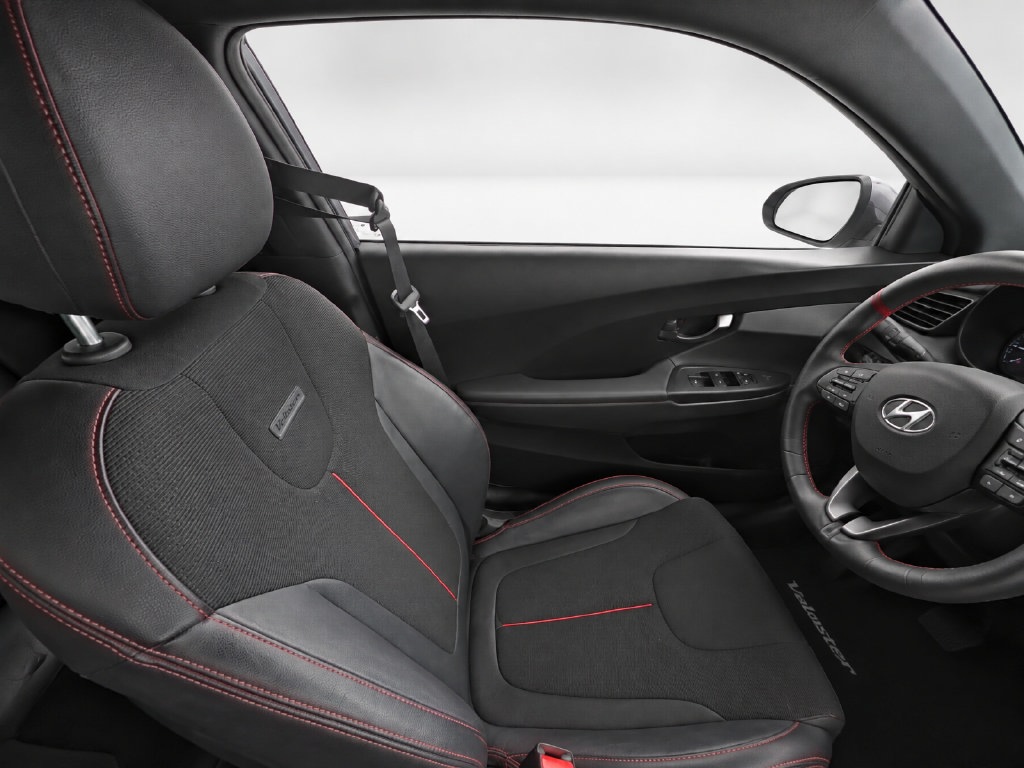 Used 2019 Hyundai Veloster 2.0 Premium FWD image 11