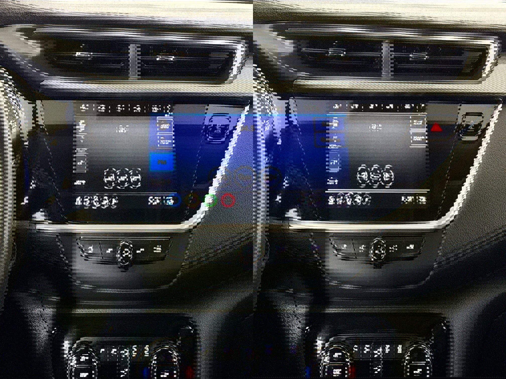 Used 2020 Buick Encore GX Select image 25