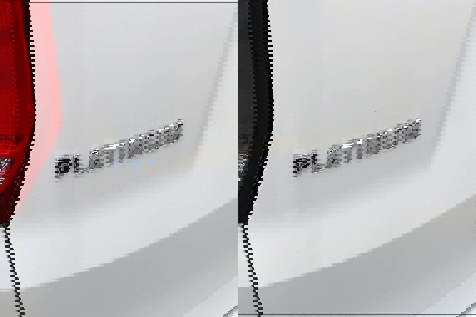 Used 2016 Ford Explorer Platinum image 10