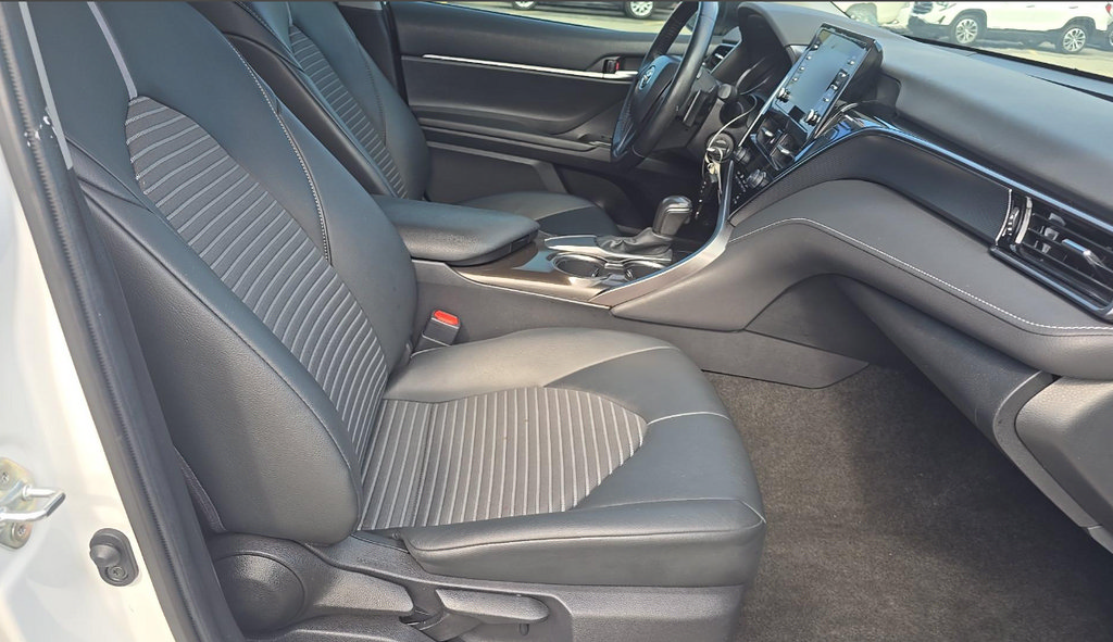 Used 2021 Toyota Camry SE FWD image 9