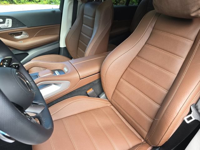 Used 2026 Mercedes-Benz GLS 450 4MATIC w/ Pinnacle Trim Package image 13