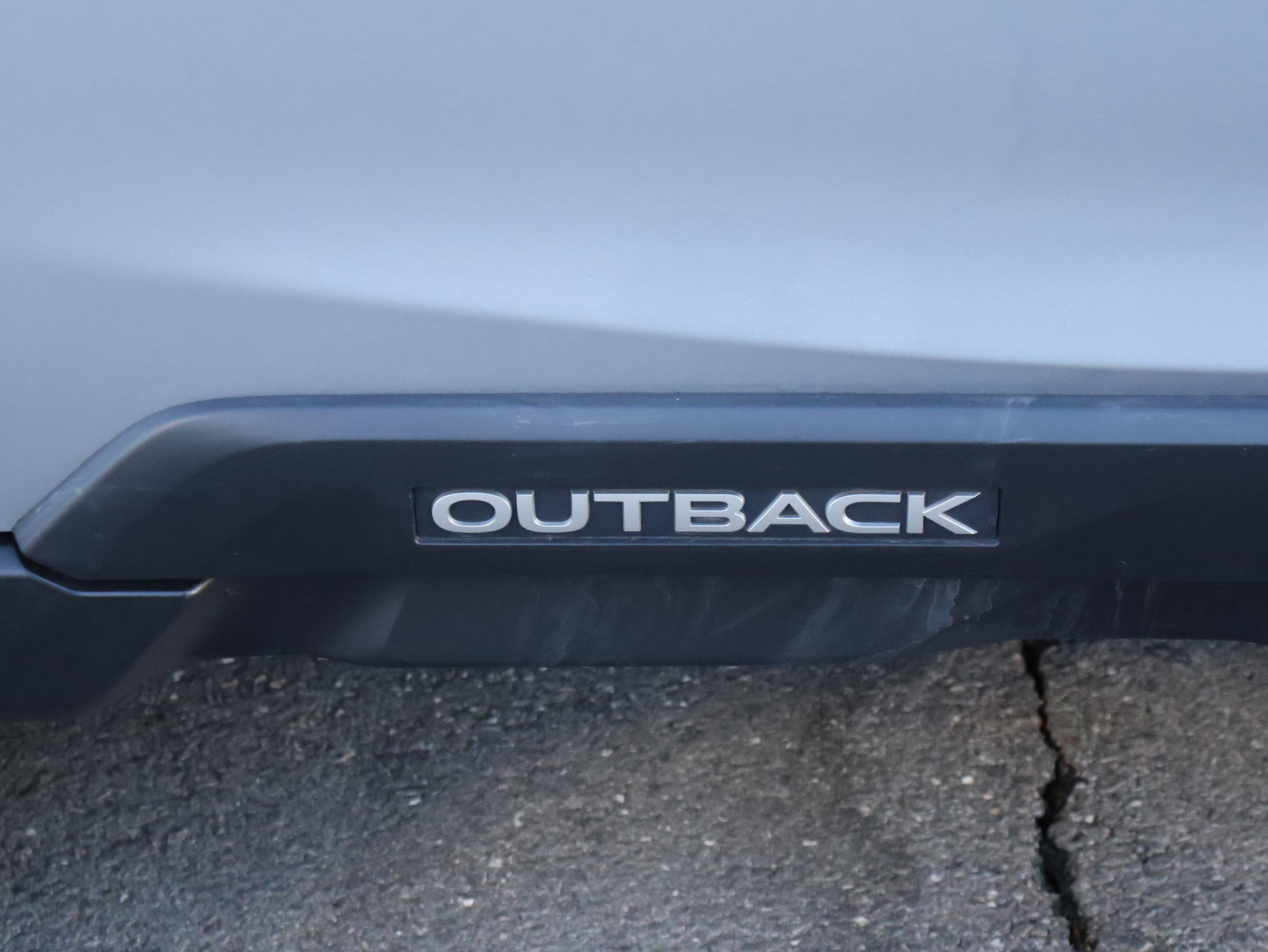 Used 2021 Subaru Outback Premium image 9