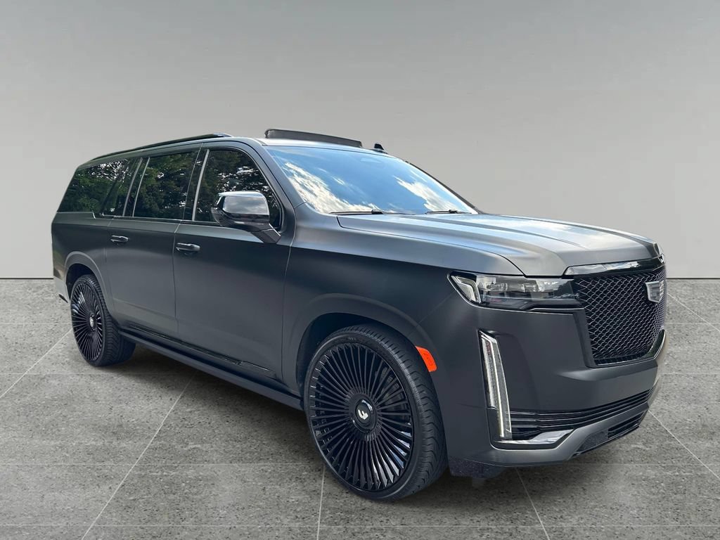 Used 2023 Cadillac Escalade ESV Sport w/ LPO, ONYX Package AWD/4WD image 7